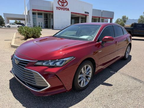Used 2019 Toyota Avalon XLE w/ Carpet Mat Package FWD image 1