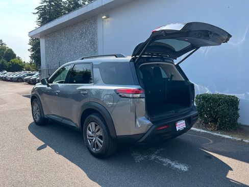 Certified 2025 Nissan Pathfinder SV AWD/4WD image 9