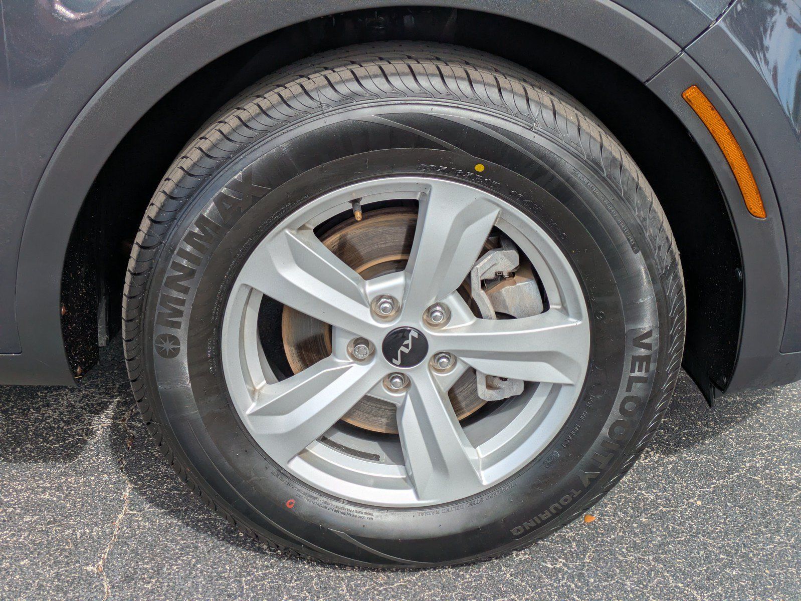 Certified 2023 Kia Sorento LX FWD image 9