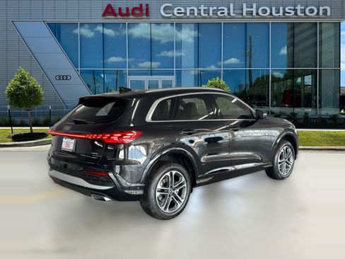 New 2025 Audi Q5 Premium image 8