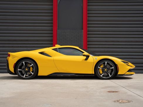 Used 2023 Ferrari SF90 Stradale Base image 16