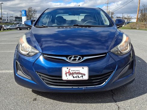 Used 2016 Hyundai Elantra SE image 2