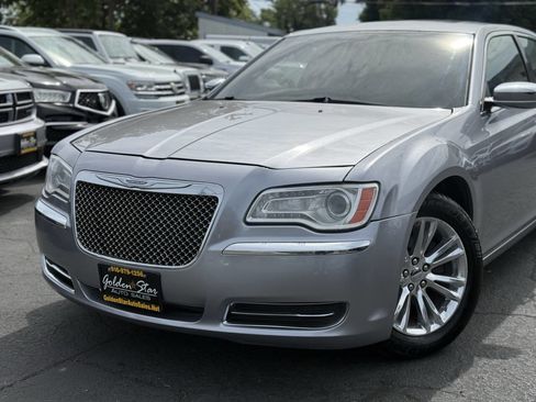Used 2016 Chrysler 300 C RWD image 3