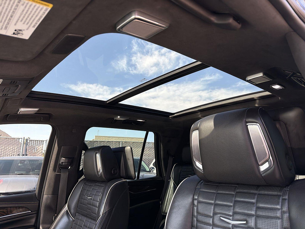 Used 2021 Cadillac Escalade Sport Platinum w/ Heavy-Duty Trailer Package AWD/4WD image 18