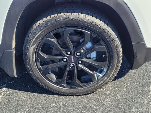 Used 2022 GMC Terrain SLE w/ Driver Convenience Package AWD/4WD image 10