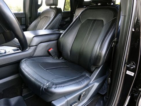 Used 2020 Ford Expedition Limited image 6