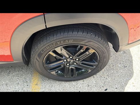 Used 2024 Chevrolet Trax ACTIV w/ Sunroof Package FWD image 27