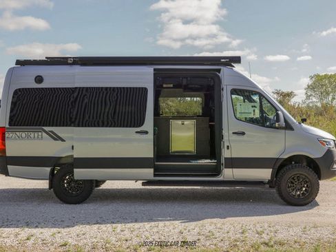 Used 2025 Mercedes-Benz Sprinter 2500 image 15