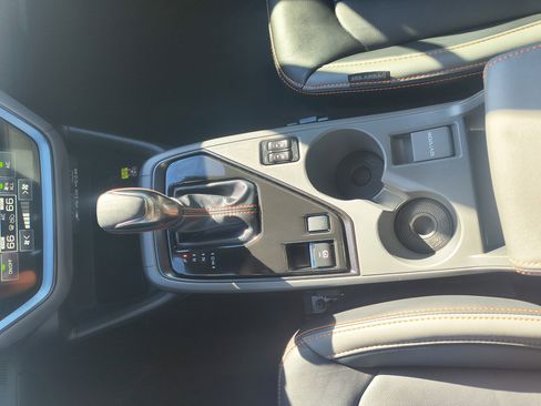 Used 2025 Subaru Crosstrek 2.5i Limited w/ Crosstrek Mirror Package image 28