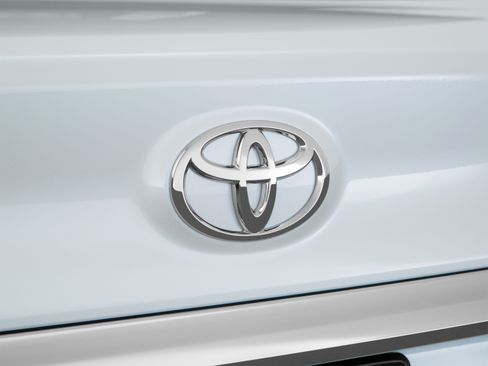 Used 2017 Toyota Camry SE FWD image 61