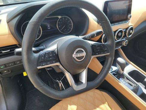 Used 2025 Nissan Sentra SV w/ SV Premium Package FWD image 4