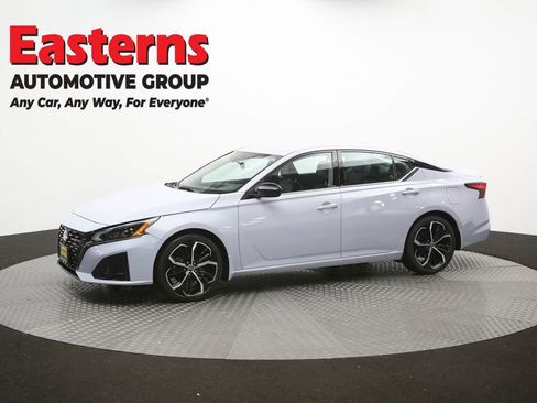 Used 2023 Nissan Altima 2.5 SR FWD image 60
