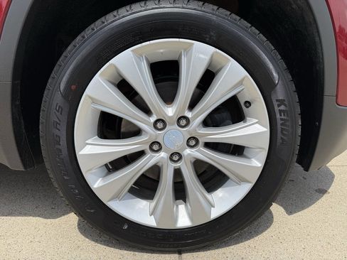 Used 2019 Chevrolet Trax Premier w/ LPO, Cargo Package image 10