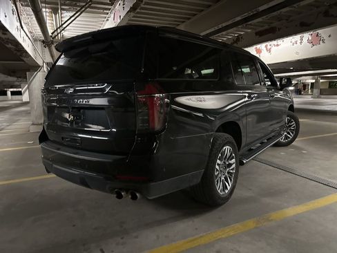 Used 2025 Chevrolet Suburban Z71 image 5