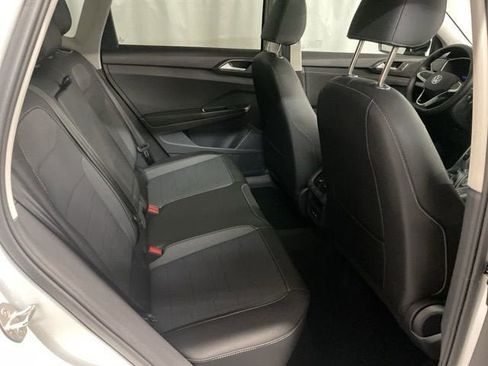 New 2026 Volkswagen Taos SE AWD/4WD image 7