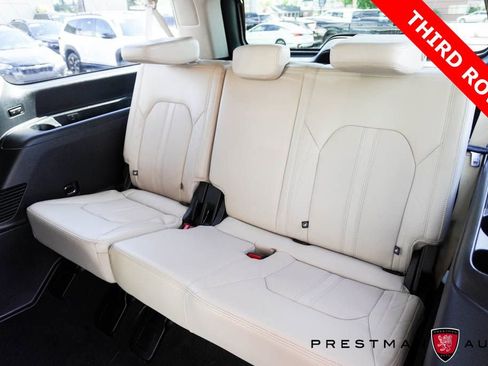 Used 2023 Ford Expedition Max Platinum AWD/4WD image 4