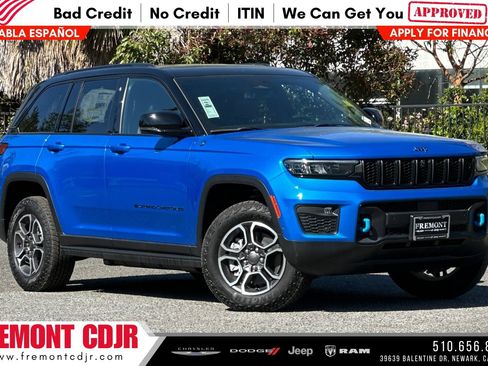New 2023 Jeep Grand Cherokee Trailhawk w/ Advanced Protech Group II AWD/4WD image 1
