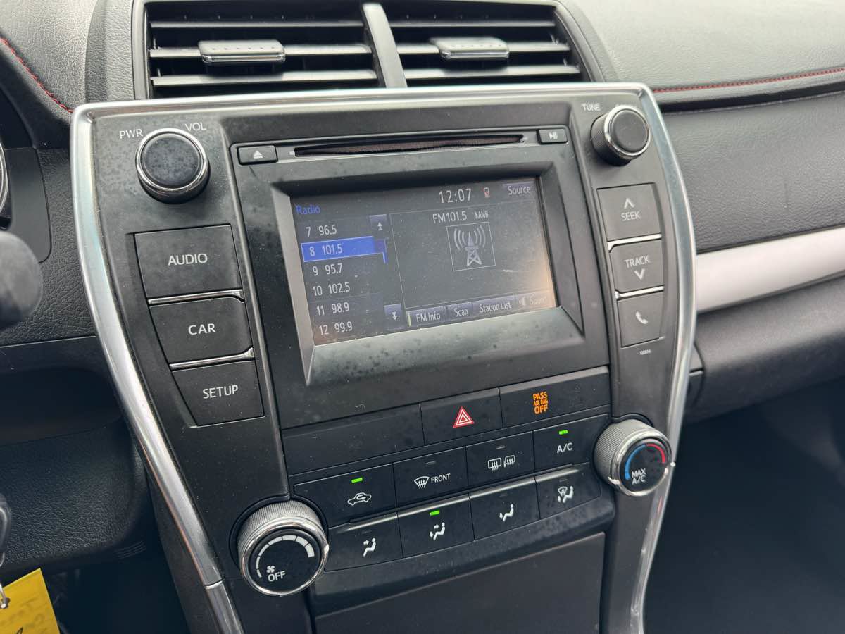 Used 2017 Toyota Camry SE FWD image 28