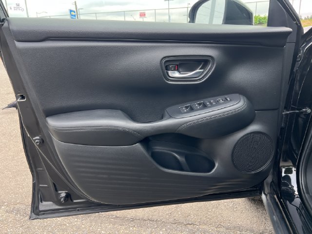 Used 2025 Honda HR-V LX image 16