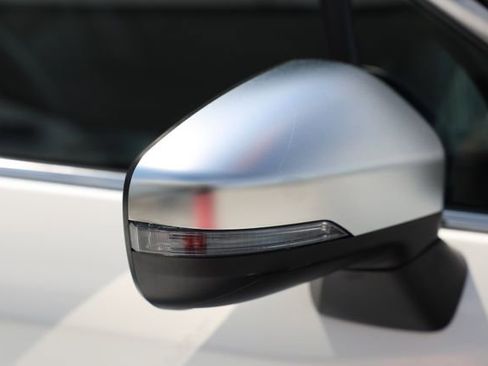 Used 2021 Subaru Ascent Touring image 8