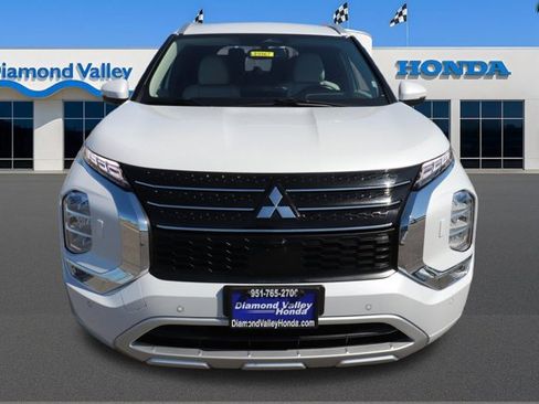 Used 2024 Mitsubishi Outlander 4WD Plug-In Hybrid image 2