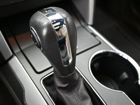 Used 2015 Ford Explorer XLT w/ Equipment Group 202B image 21