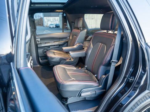 Used 2024 Ford Expedition Limited image 31