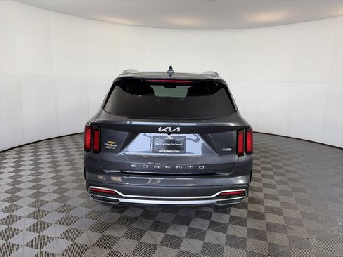Certified 2022 Kia Sorento EX w/ Panoramic Sunroof Package image 15