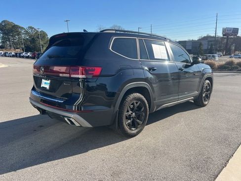 Certified 2025 Volkswagen Atlas Peak Edition SE image 6