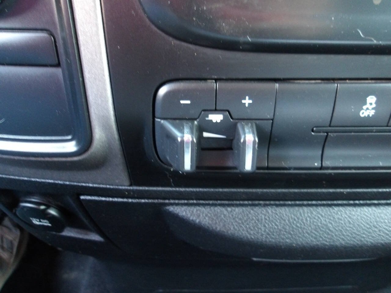 Used 2014 RAM 1500 Express AWD/4WD image 16