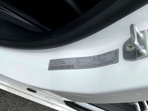 New 2026 Chrysler Pacifica Select FWD image 21