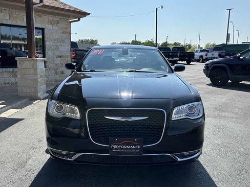 Used 2021 Chrysler 300 Touring L image 5