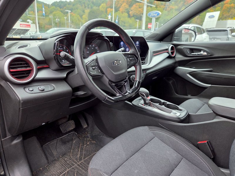 Used 2024 Chevrolet Trax RS w/ Driver Confidence Package FWD image 8