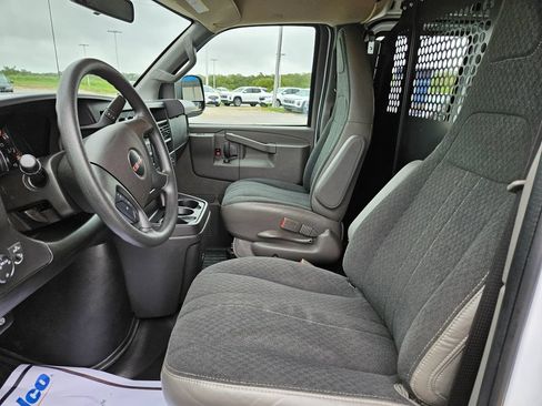 Used 2025 GMC Savana 2500 w/ Driver Convenience Package RWD image 19