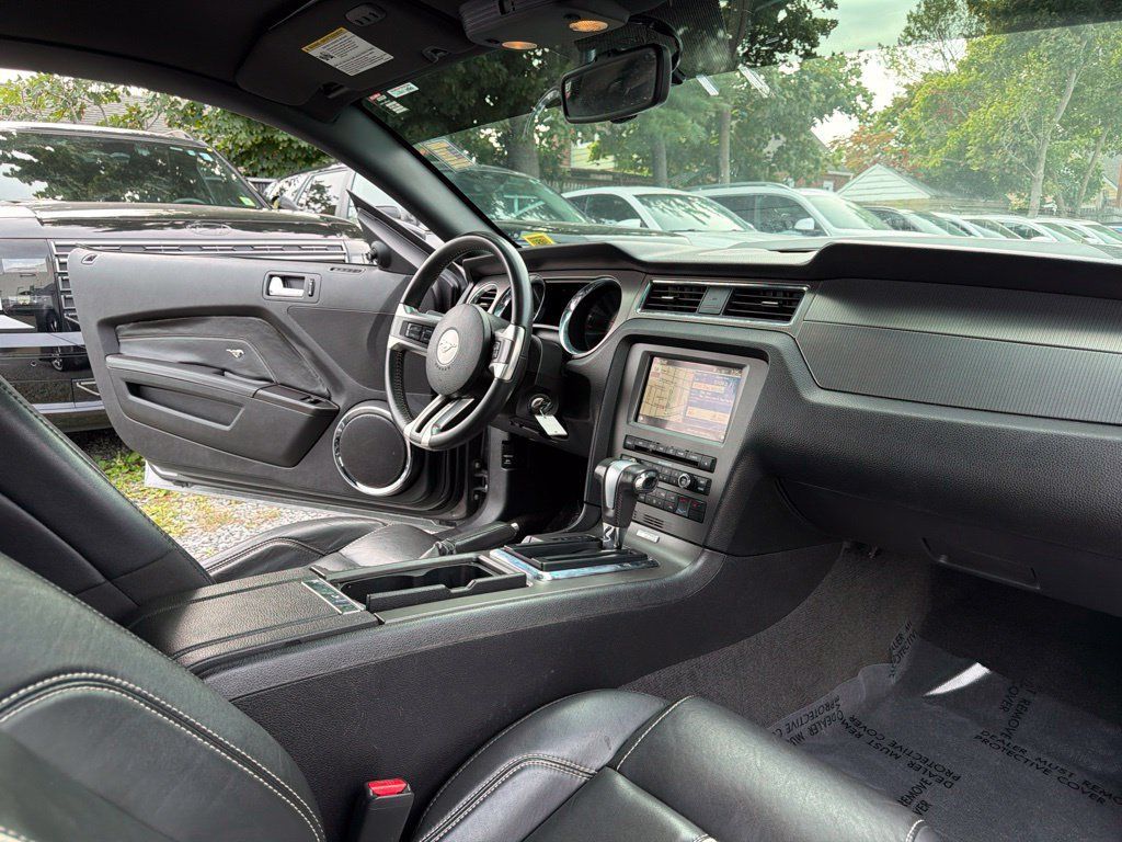 Used 2012 Ford Mustang GT Premium w/ Electronics Pkg RWD image 19