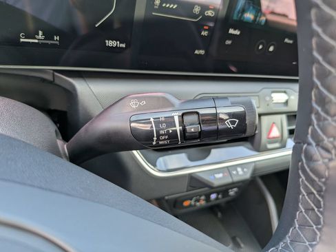 Certified 2025 Kia K4 EX FWD image 32