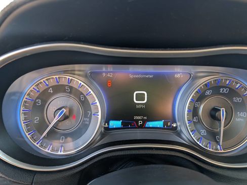 Used 2016 Chrysler 300 Limited w/ Driver Convenience Group image 20