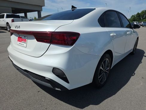 Used 2024 Kia Forte LXS w/ LXS Technology Package FWD image 5