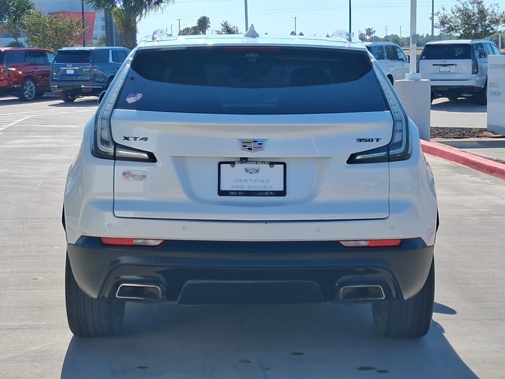 Used 2023 Cadillac XT4 Sport w/ Enhanced Visibility Package FWD image 5