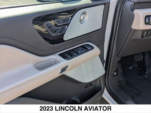 Certified 2023 Lincoln Aviator Reserve w/ Equipment Group 201A image 11