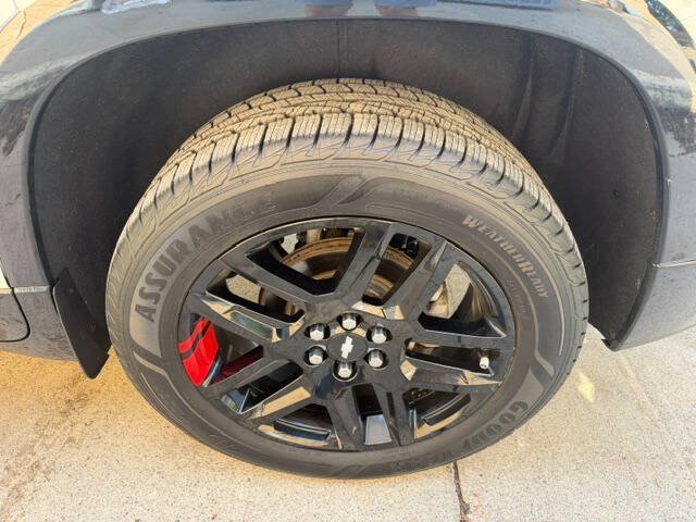Used 2020 Chevrolet Traverse Premier w/ Redline Edition AWD/4WD image 6