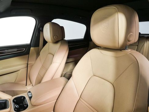 Certified 2023 Porsche Cayenne Coupe AWD/4WD image 5