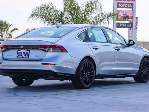 Used 2025 Honda Accord Touring image 8