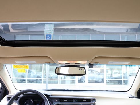 Used 2018 Toyota Avalon XLE Premium image 31