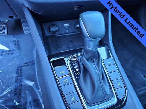 Used 2020 Hyundai Ioniq Limited image 21