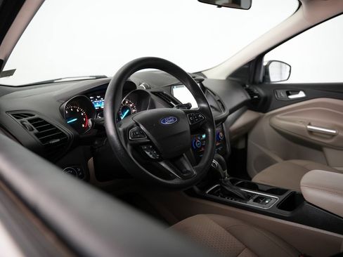 Used 2019 Ford Escape SE image 6