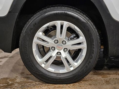 Used 2022 GMC Terrain SLE image 17