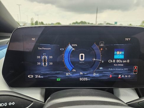 Used 2025 Chevrolet Equinox EV LT FWD image 33