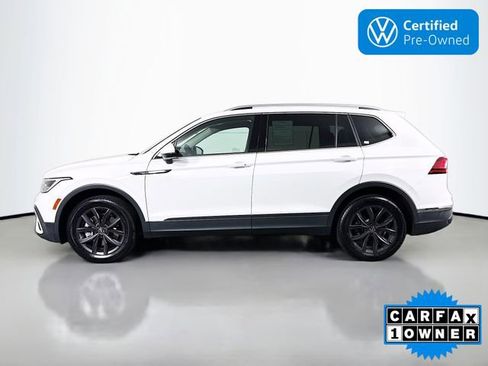 Certified 2022 Volkswagen Tiguan SE w/ Panoramic Sunroof Package image 4