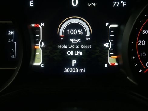 Used 2025 Jeep Wrangler Unlimited Rubicon AWD/4WD image 36